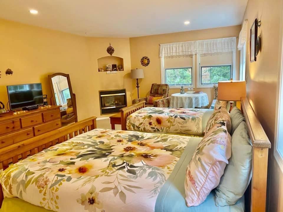 Seafarers Bed & Breakfast 토피노 외부 사진